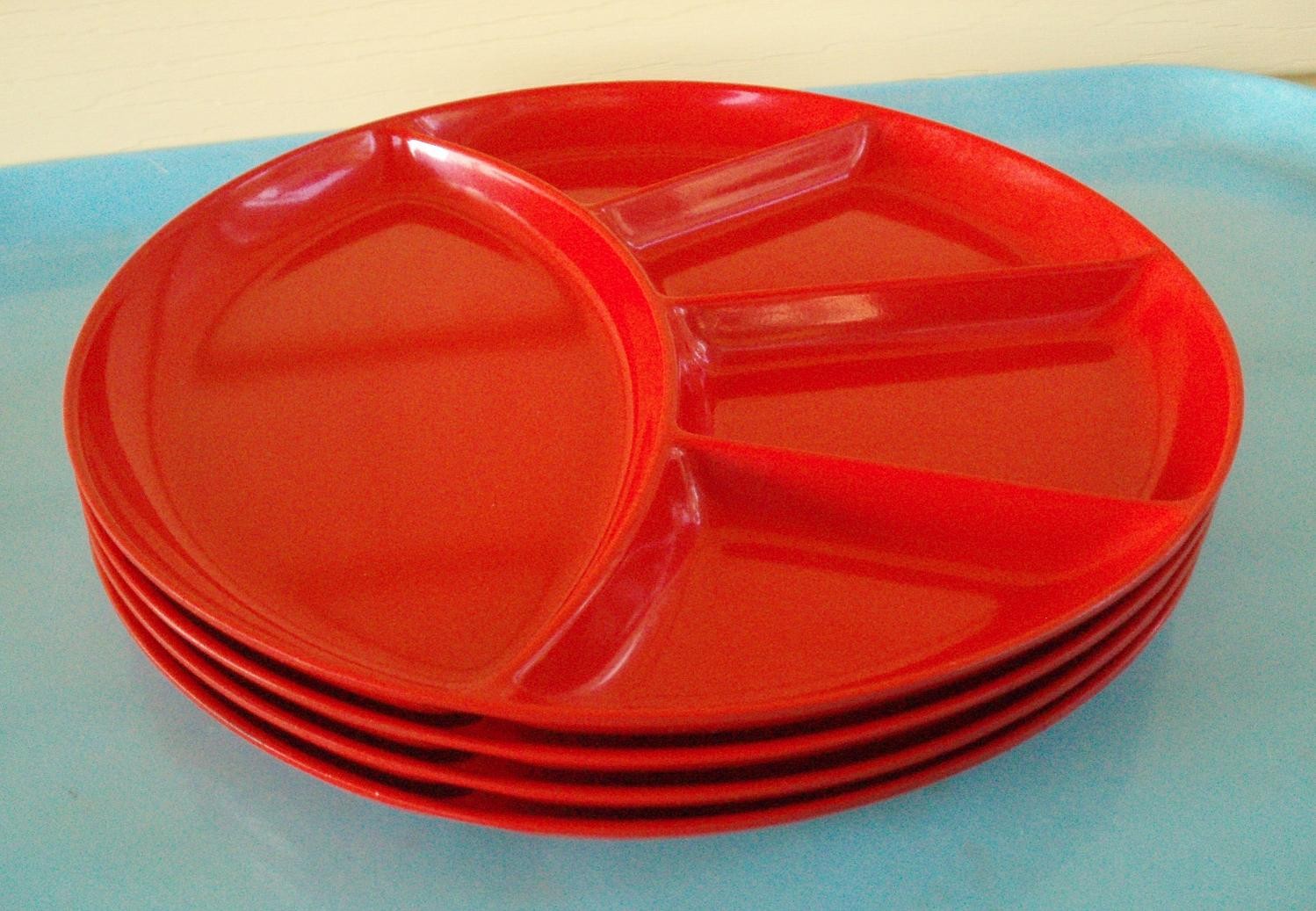 Plastic Plates With Dividers. Genuine Joe GJO10425 Plastic Reusable 